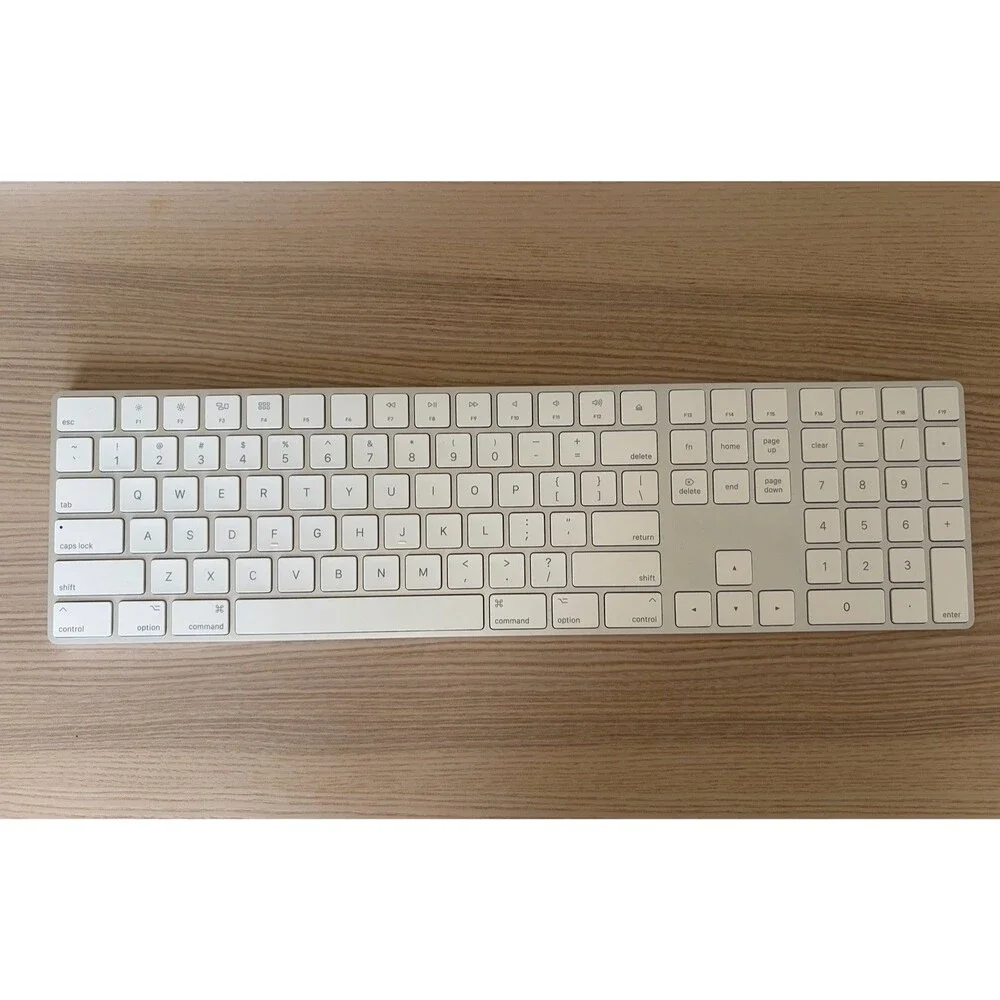 Apple Magic Keyboard Numeric Keypad A1843 Silver White Wireless Lightning